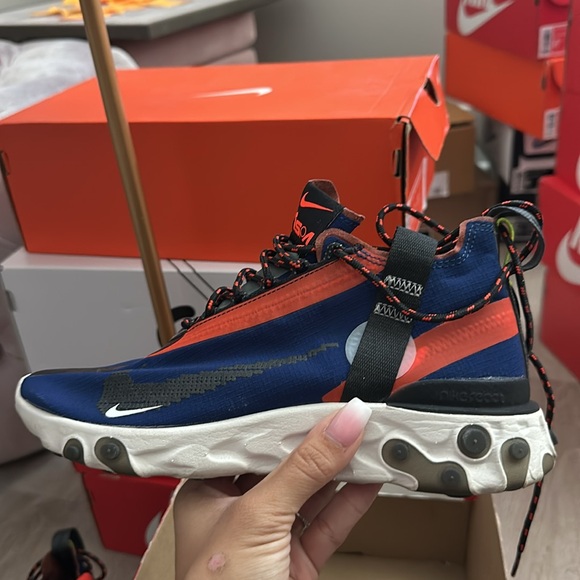 Nike  size 8 women’s ! Only used 3 times. Comes with extra laces & original box - Picture 3 of 5